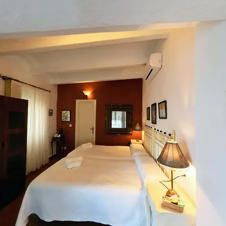 Hotel Utopia