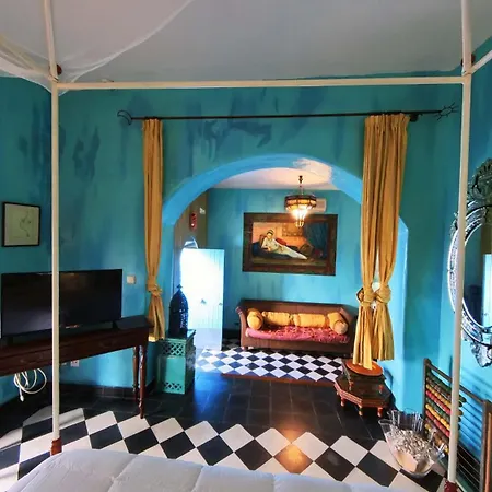Utopia Hotel 4*