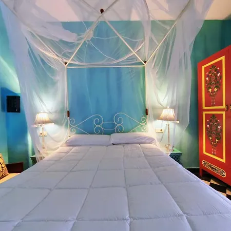 Utopia 4*