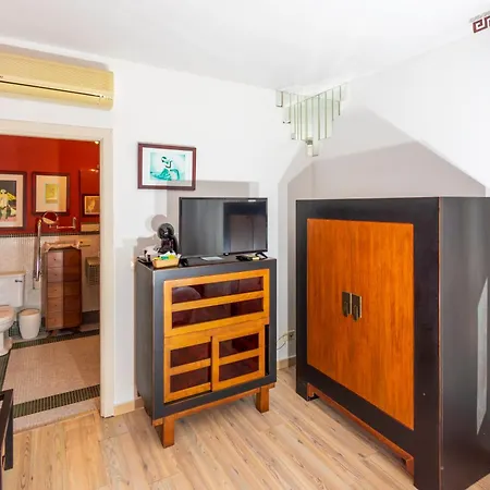 Utopia Hotel 4*